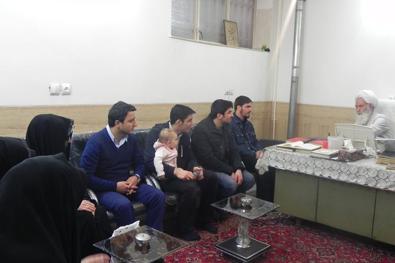 Türkiyeden gelen bir grup Şii'nin Ayetullah Əl Uzma Duzduzani Tebrizi ile görüştüler